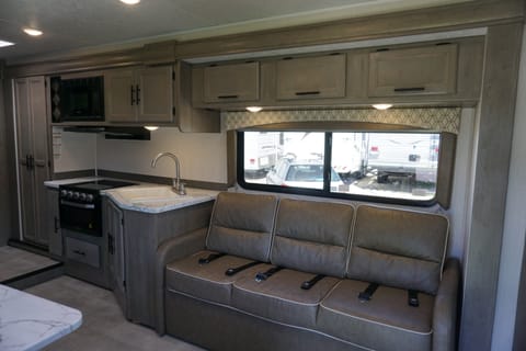 2021 Coachmen Freelander 31' Comes with Guaranteed Bookings Drivable vehicle in Nampa