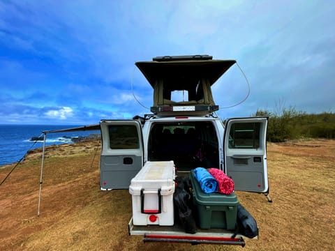Overland Maui Big Kahuna Ford Econoline Reisemobil in Kihei