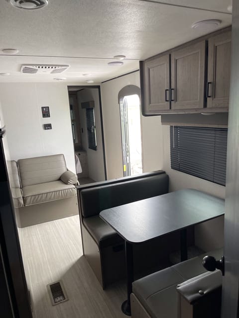 2021 Keystone Hideout Towable trailer in Killeen