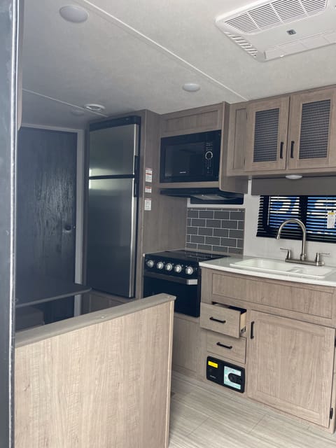 2021 Keystone Hideout Towable trailer in Killeen