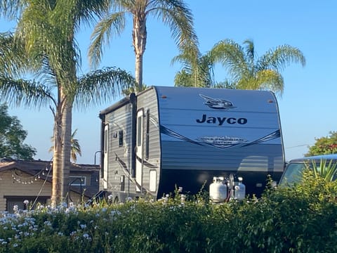 2020 Jayco Jay Flight Airy and Roomy Ziehbarer Anhänger in San Pasqual Valley