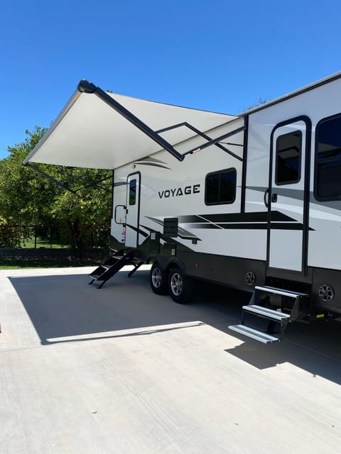 2021 Winnebago Voyage 2831RB Towable trailer in Gilbert