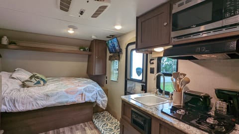 Your "Key" to adventure! 2019 Keystone Hideout Towable trailer in Spring Hill