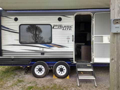 24 Foot weekender. Towable trailer in Belleville