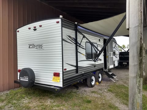 24 Foot weekender. Towable trailer in Belleville