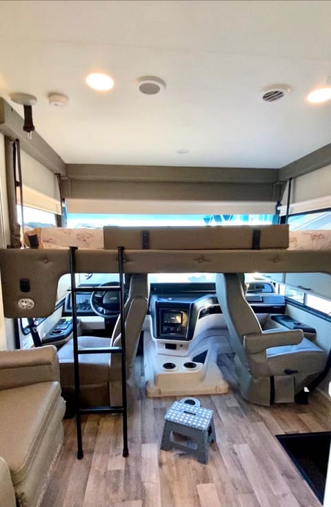 2021 Jayco Alante Drivable vehicle in Meridian