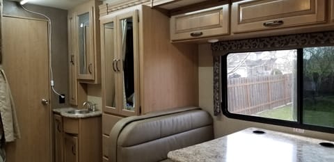 2018 Thor RV Mercedes Benz sprinter Diesel with 14 to 17 MPG Highway Drivable vehicle in Willamette Valley