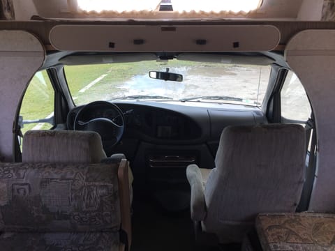 Affordable Very clean Ford E350 Drivable vehicle in Mississauga