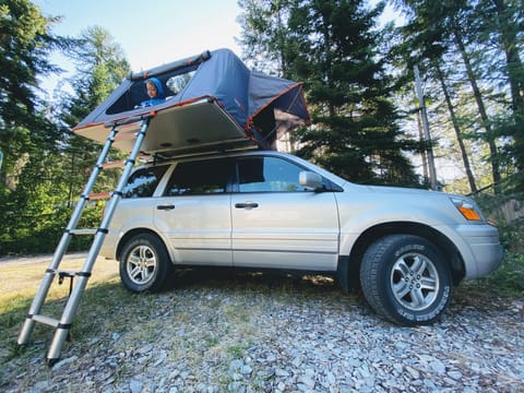 2005 Honda Pilot With Rooftop Tent (Roofnest Condor XL) Camper in Woods Bay