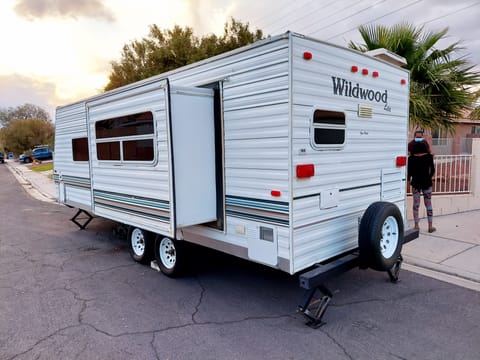 2004 Forest River Wildwood Towable trailer in Rhodes Ranch