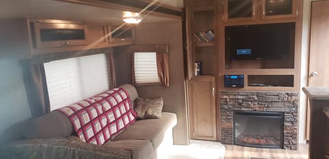 2017 Coachmen Catalina Legacy Edition, Great Family Retreat Camper Tráiler remolcable in West Valley City