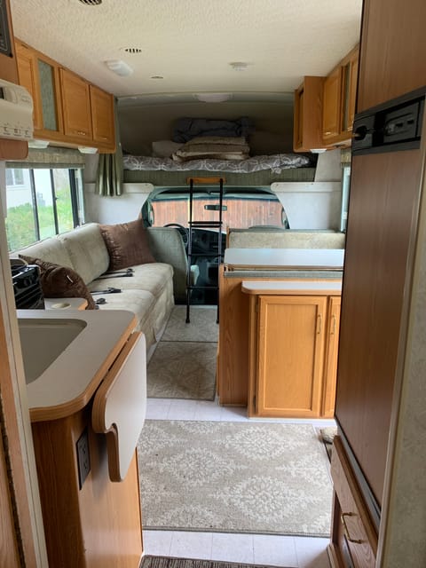 2005 Winnebago Chalet "Sven" -Located in Soldotna, AK Drivable vehicle in Soldotna