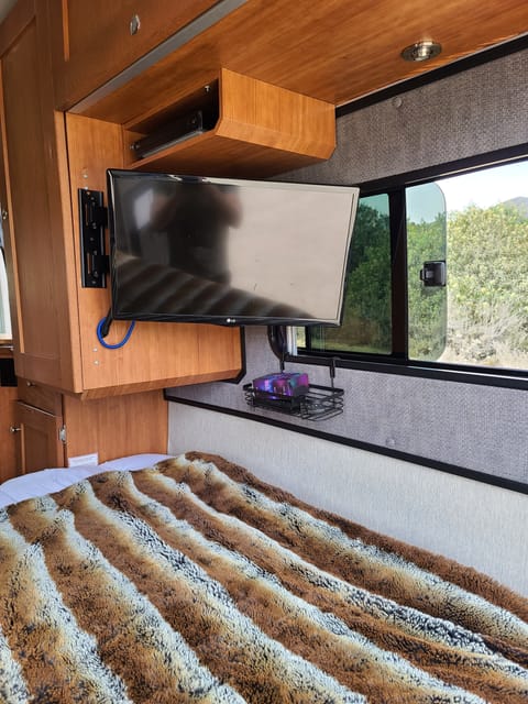 2018 Roadtrek - Solar, Inverter, backup camera, LED Fahrzeug in El Cajon