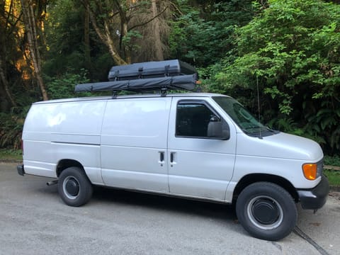 2005 Ford Econoline E-350 (15mins from SeaTac Airport) Cámper in Burien