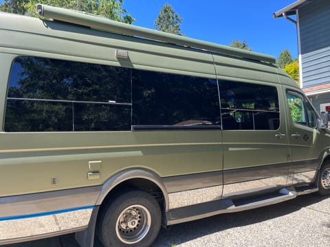 2012 Winnebago Era with extra large bed platform Drivable vehicle in Redmond