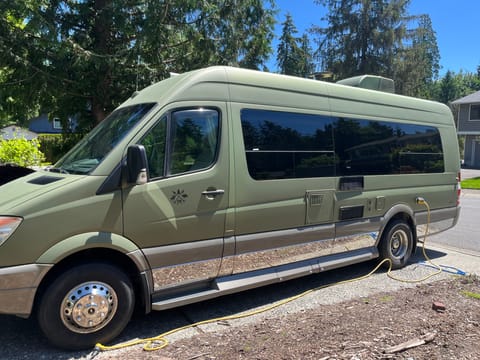 2012 Winnebago Era with extra large bed platform Drivable vehicle in Redmond