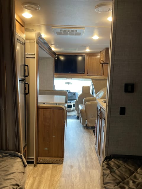 2019 Gulf Stream B Touring Cruiser Drivable vehicle in West Hartford