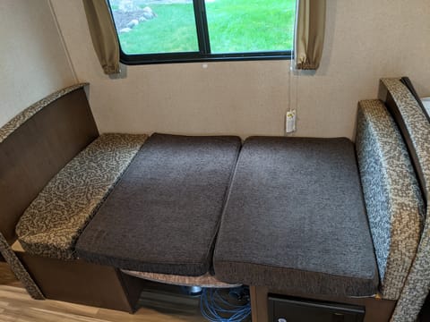 2017 Shasta Oasis- Great option for a family! Tráiler remolcable in Canton