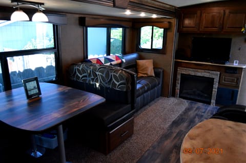 Dave and Eula's Outdoors RV Towable trailer in Kennewick