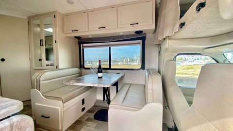 Mr. Courage, Brand new 2022 W/Free WiFI/ Thor Motor Coach Chateau 22E 24 FT Drivable vehicle in Winnetka