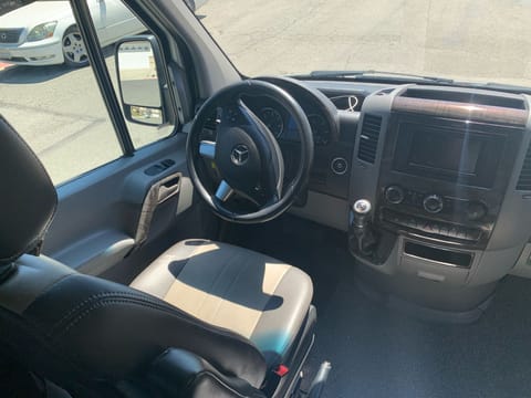 2019 Mercedes 19' Sprinter for Two - Super Clean Drivable vehicle in Milpitas