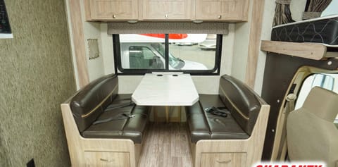 2019 Forest River Sunseeker 2650 27 foot Drivable vehicle in Central Point
