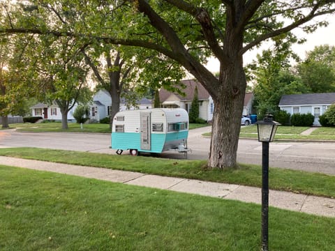 1966 Vintage Trailers Bee Line "Roxy" Towable trailer in Grand Haven