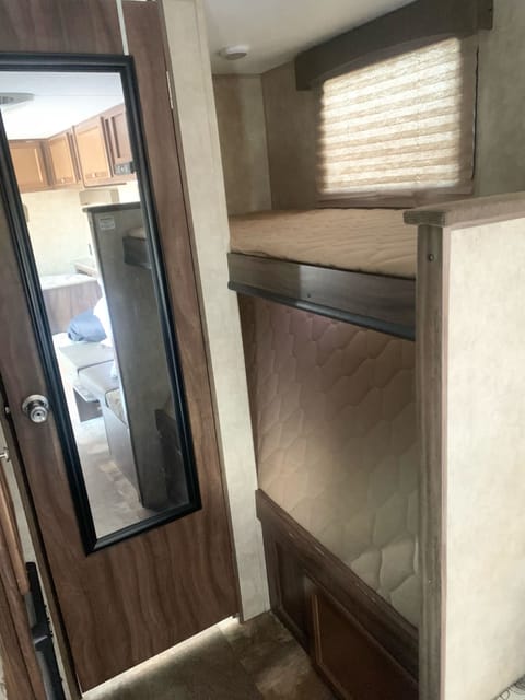 ULTRA LIGHT! 2015 Coachmen Clipper Towable trailer in Menifee