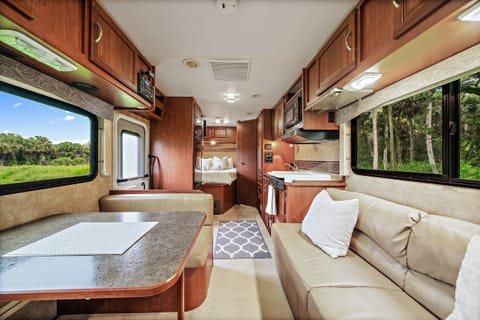 2015 Itasca Spirit 25 Drivable vehicle in Jupiter