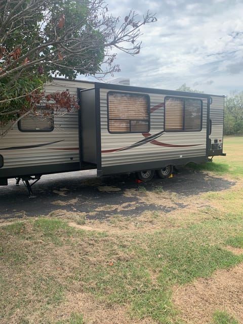 2016 Forest River Cherokee Towable trailer in Stephenville