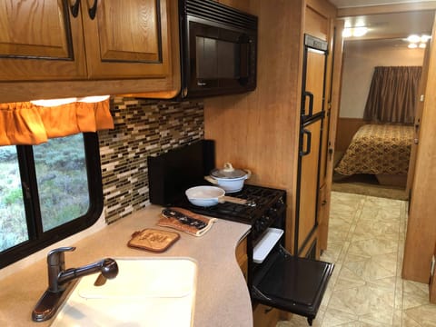 2011 Coachmen Mirada 34' Drivable vehicle in Wilson