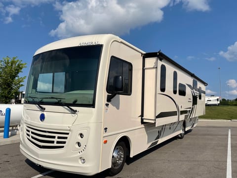2021 Holiday Rambler Admiral Drivable vehicle in Kettering