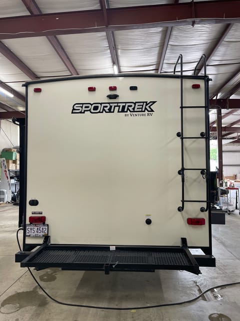 2017 Venture Sport Trek Towable trailer in Kettering