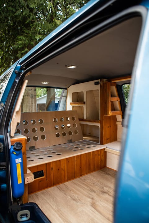 Cozy Heated Cabin on Wheels - Toyota 1985 Camper Van "Space Cruiser" Campervan in Vancouver