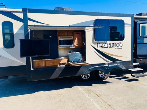 Beautiful and very clean for making wonderful memories Towable trailer in Bakersfield