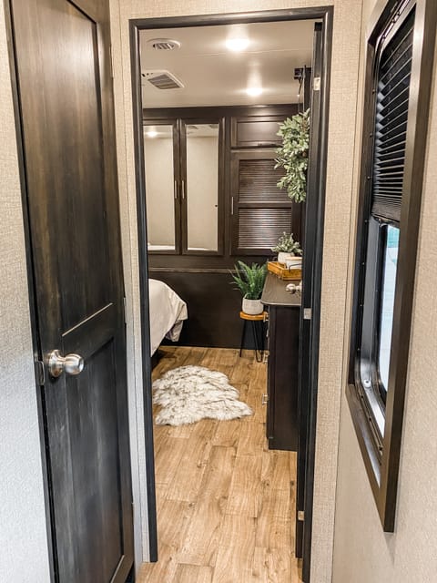 Jayco EAGLE 330RSTS - Luxury Glamping at its best! Towable trailer in Wildomar