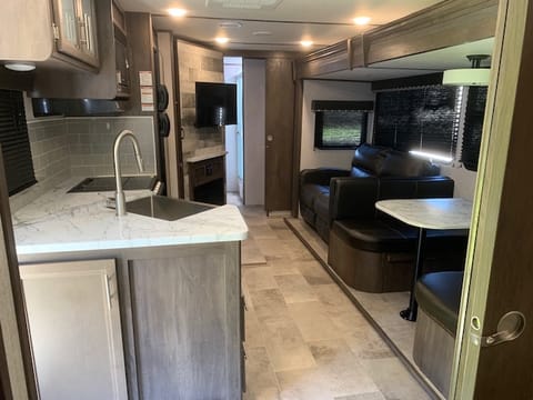 Tiny Home on Wheels for Pet Families Remorque tractable in Eagle