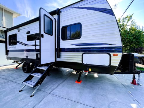 Alice's Springdale 2021 KEYSTONE SPRINGDALE 222RDWE Travel Trailer Towable trailer in White Rock