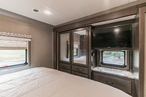 2020 RV Goldie, A True Gem, complete with Bunk Beds and other extras Veículo dirigível in Oaks