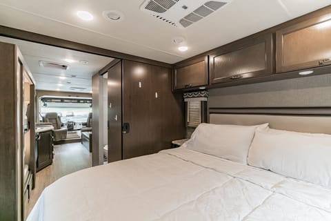 2020 RV Goldie, A True Gem, complete with Bunk Beds and other extras Veículo dirigível in Oaks