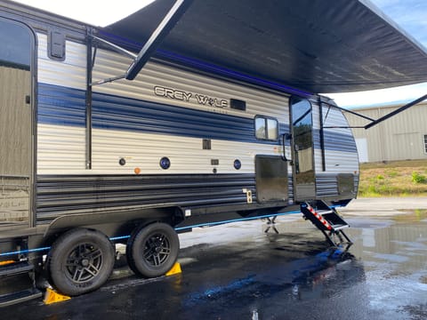 NEW 2021 Cherokee Grey Wolf with Patio! Towable trailer in Gainesville