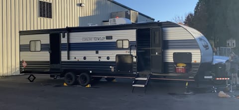 NEW 2021 Cherokee Grey Wolf with Patio! Towable trailer in Gainesville