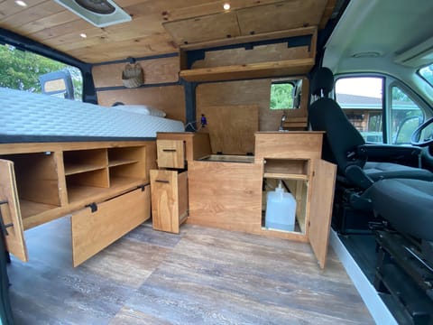 Custom built Promaster campervan - Dog friendly Campervan in Ballard