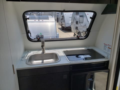 2021 NuCamp T@B 320 S Towable trailer in Sherman
