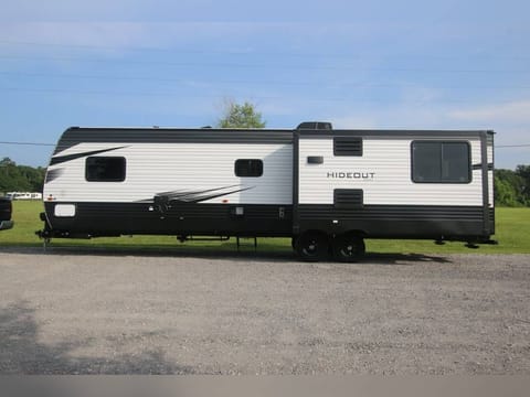 Keystone Hideout Family Room(Host Delivery Only) Towable trailer in Pelham