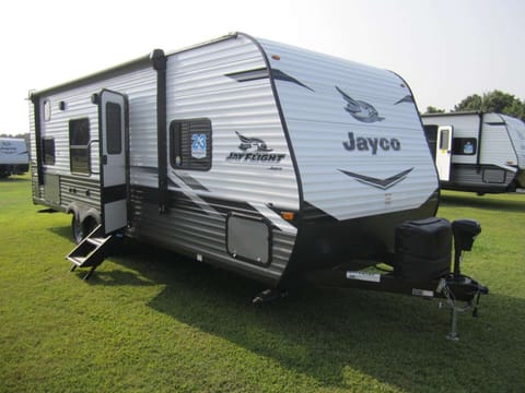 Flip Flops RV Rental  2022 Jayco SLX 264BH Towable trailer in Kingsland