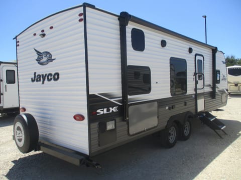 Flip Flops RV Rental  2022 Jayco SLX 264BH Towable trailer in Kingsland