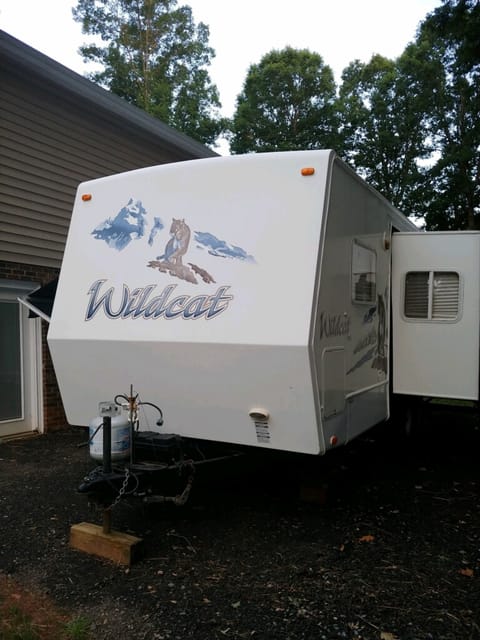 2005 Forest River Wildcat Towable trailer in Salisbury