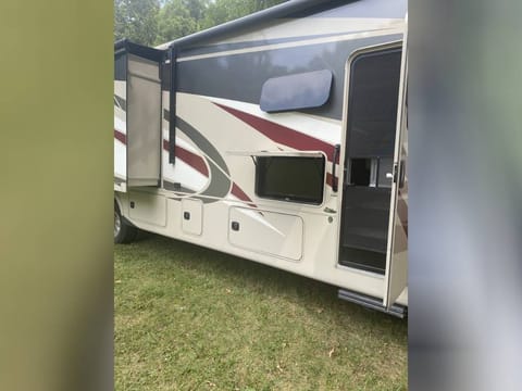 2019 Coachmen Mirada A-Class with bunk bed Drivable vehicle in Wheaton-Glenmont