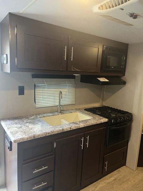 2019 Sportsmen 27 - Rate includes all fees* Towable trailer in New Braunfels